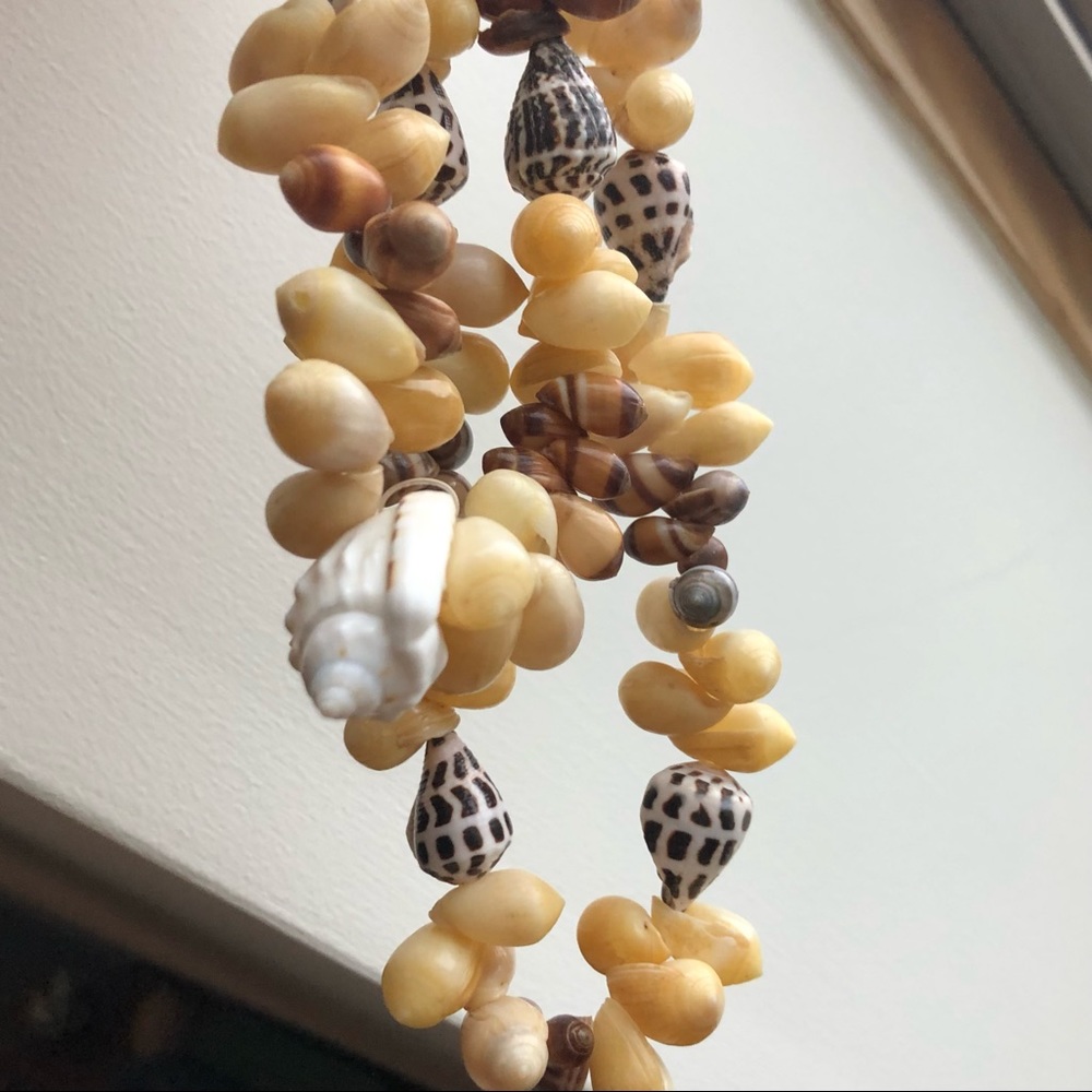 Heritage Antique Rarotonga Shell Lei - Picture 4 of 13